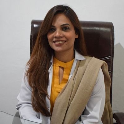 Dr AMNA RIAZ